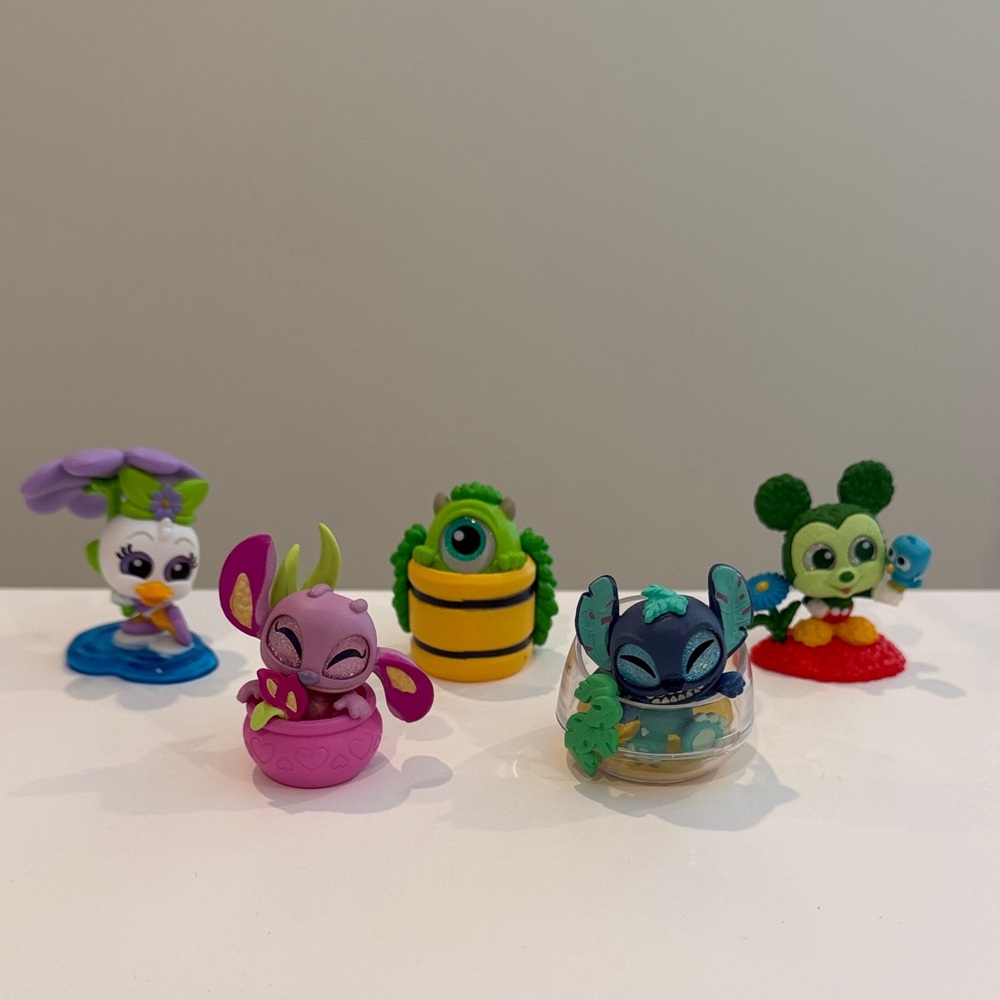 New Disney IN FULL BLOOM Doorables - Stitch, Angel, Mickey Mouse, Daisy & Mike